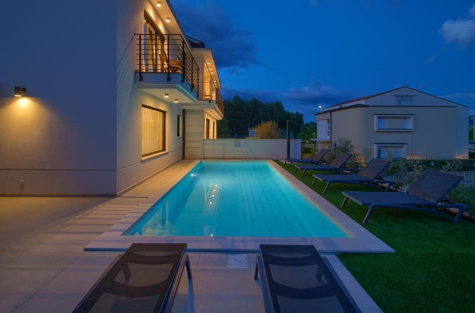 Night, Swimming pool