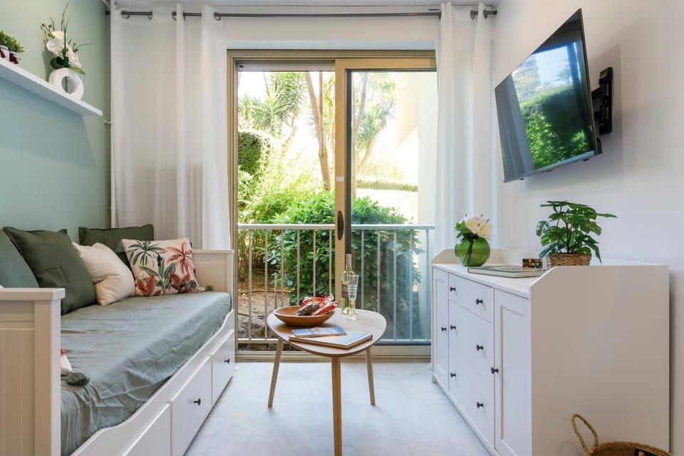 Jolie studio cosy proche mer sur Juan les pins Apartment in Antibes