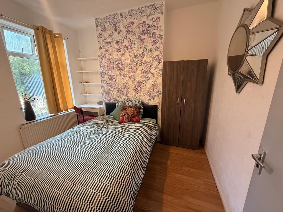 Double room in shared house Ventnor Vacation rental in Hull