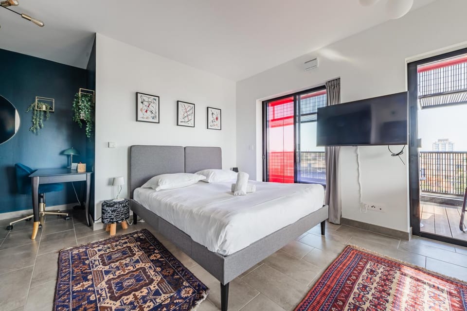 Bed, TV and multimedia