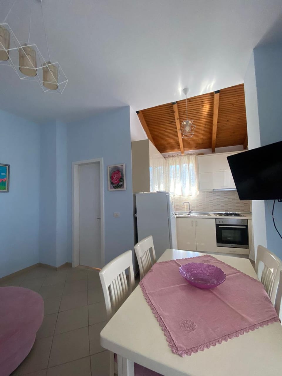 TV and multimedia, Kitchen or kitchenette, Dining area, pet friendly