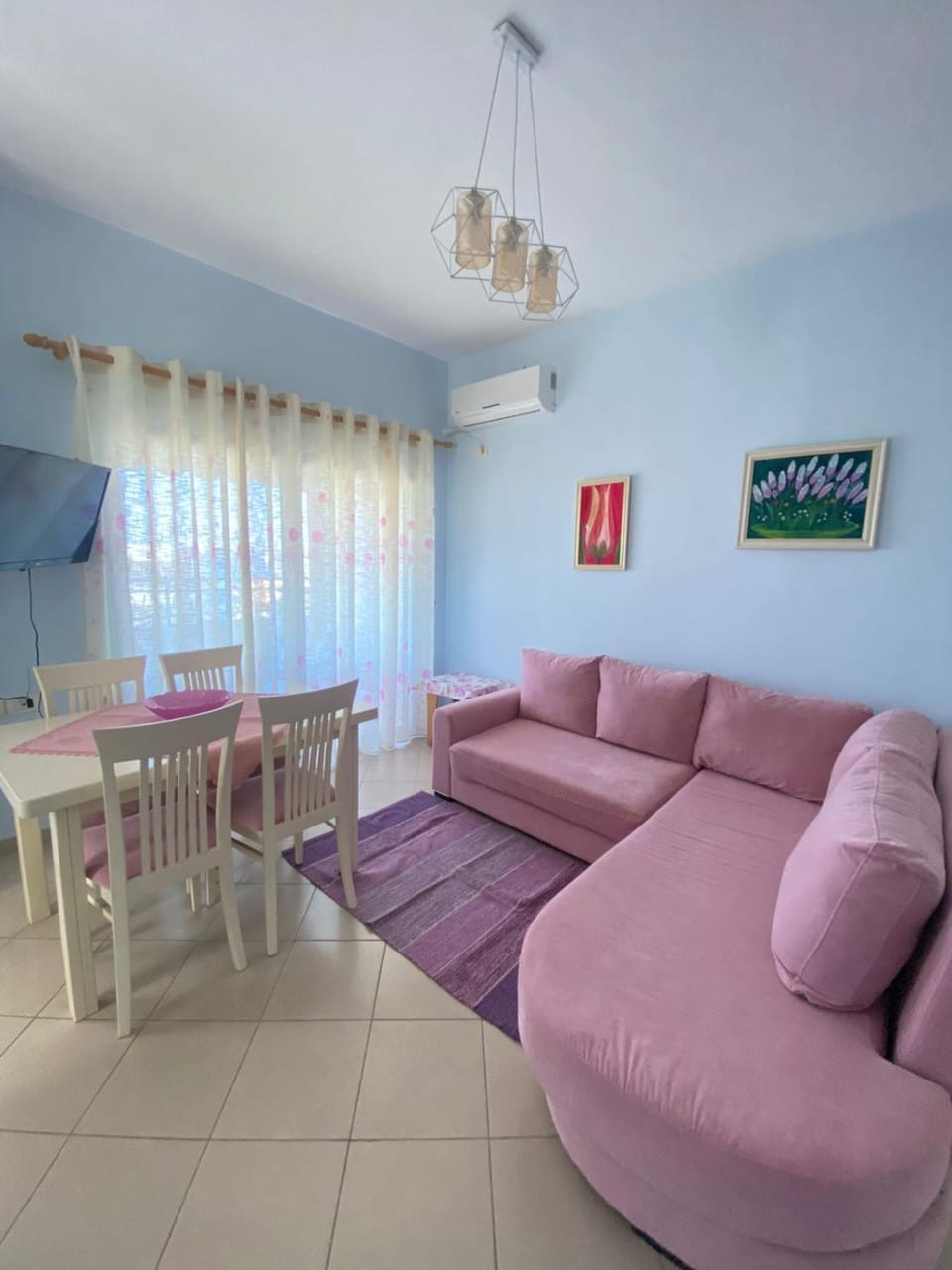 TV and multimedia, Living room, Seating area, Dining area