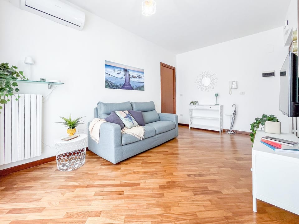 TV and multimedia, Living room, air conditioner