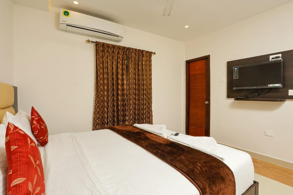 Bed, TV and multimedia, Photo of the whole room, Bedroom, air conditioner