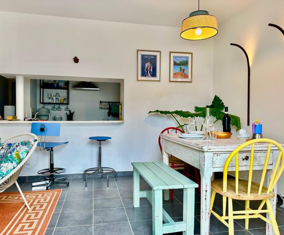 Kitchen or kitchenette, Living room, Dining area