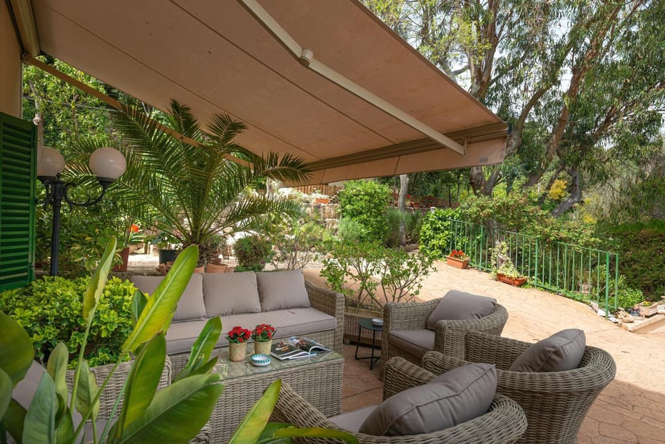 Seating area, Garden view