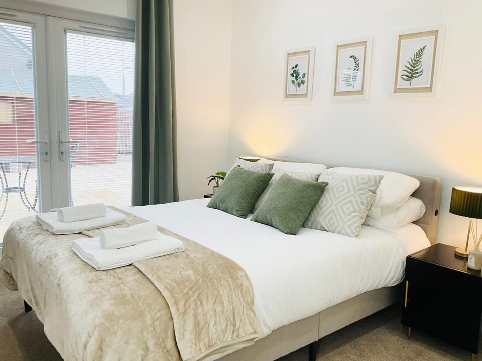 Patio, Bed, Garden, TV and multimedia, Bedroom, wardrobe
