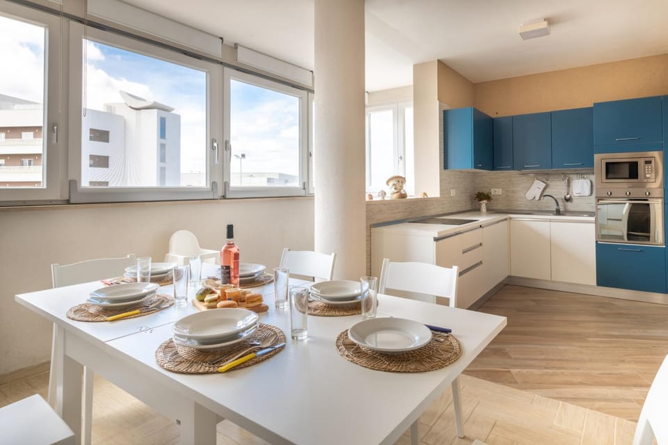 Balcony/Terrace, Kitchen or kitchenette, Food and drinks, Dining area, Food, stove
