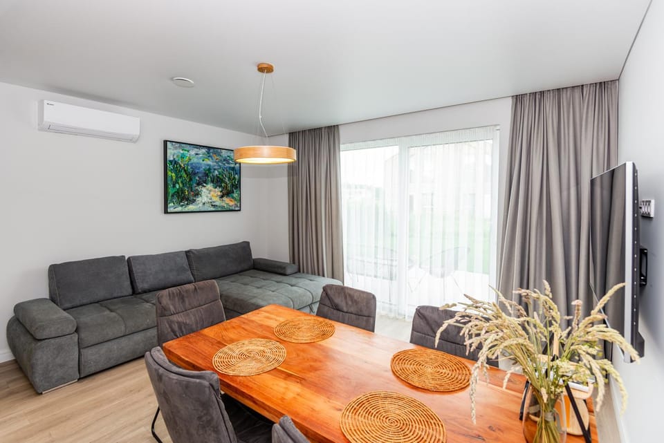 TV and multimedia, Seating area