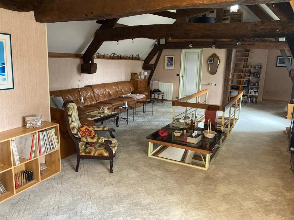 Communal lounge/ TV room