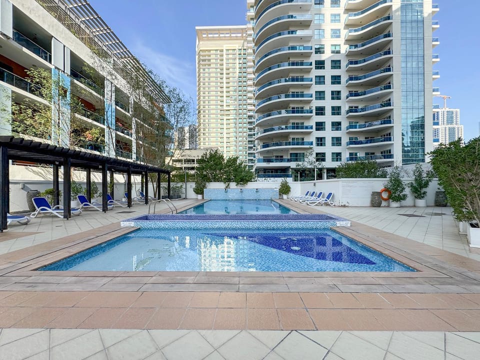 Trophy - Magical Marina 1BDR connected to Metro Station Apartment in Dubai