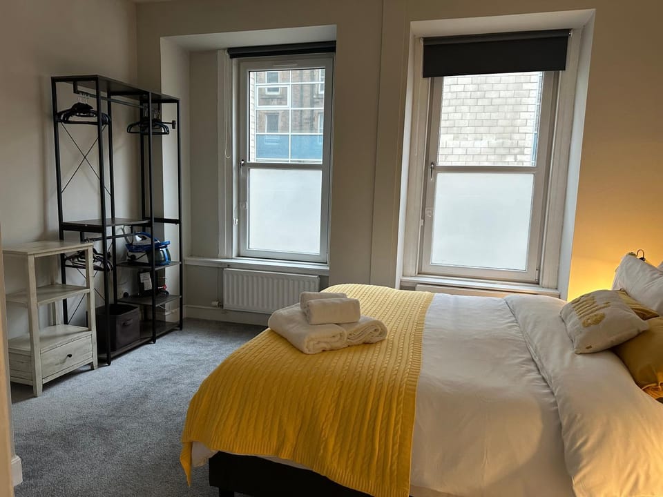 Two bed apartment Apartment in Edinburgh