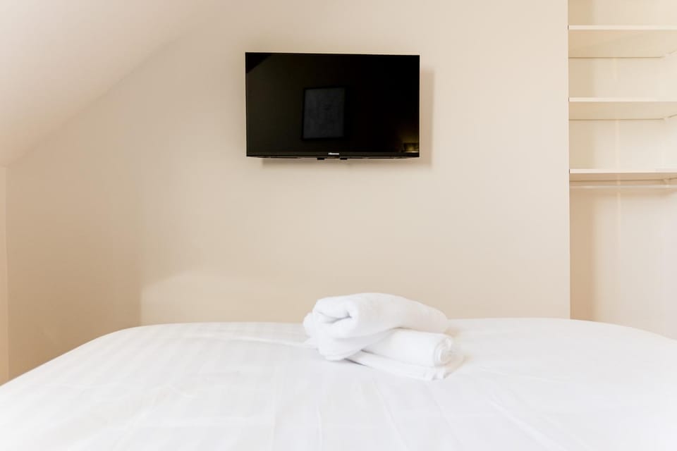 TV and multimedia, Bedroom, towels