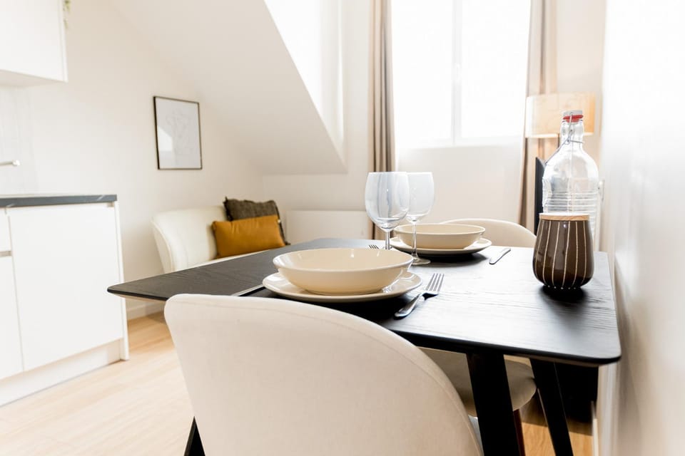 Living room, Dining area