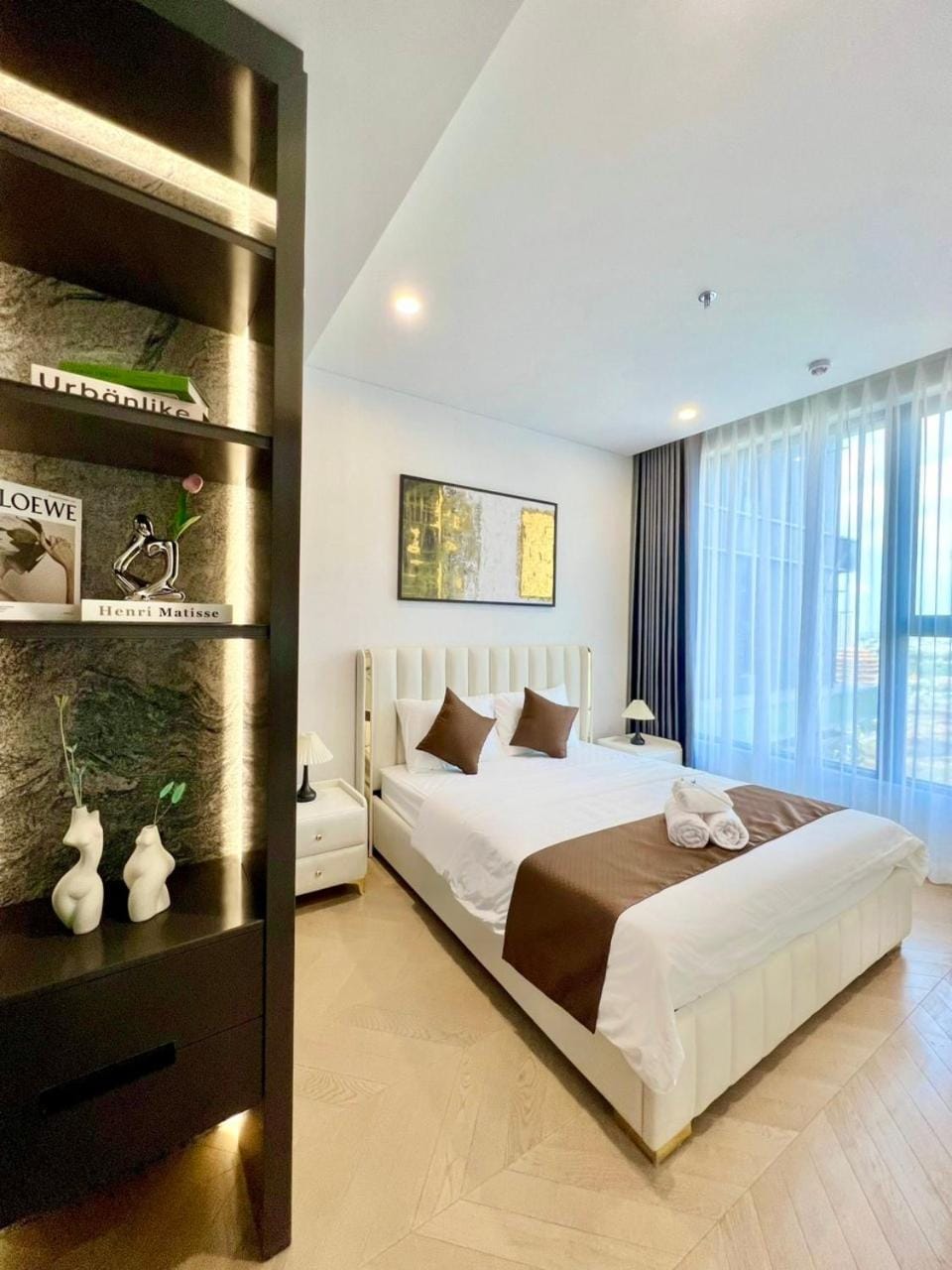 Bed, Bedroom, towels
