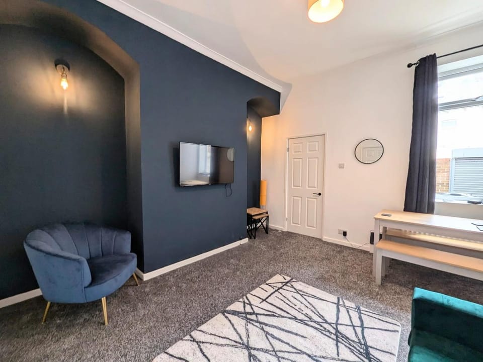 Perfect 2 BR home stay, 10 mins walk from the city House in South Shields