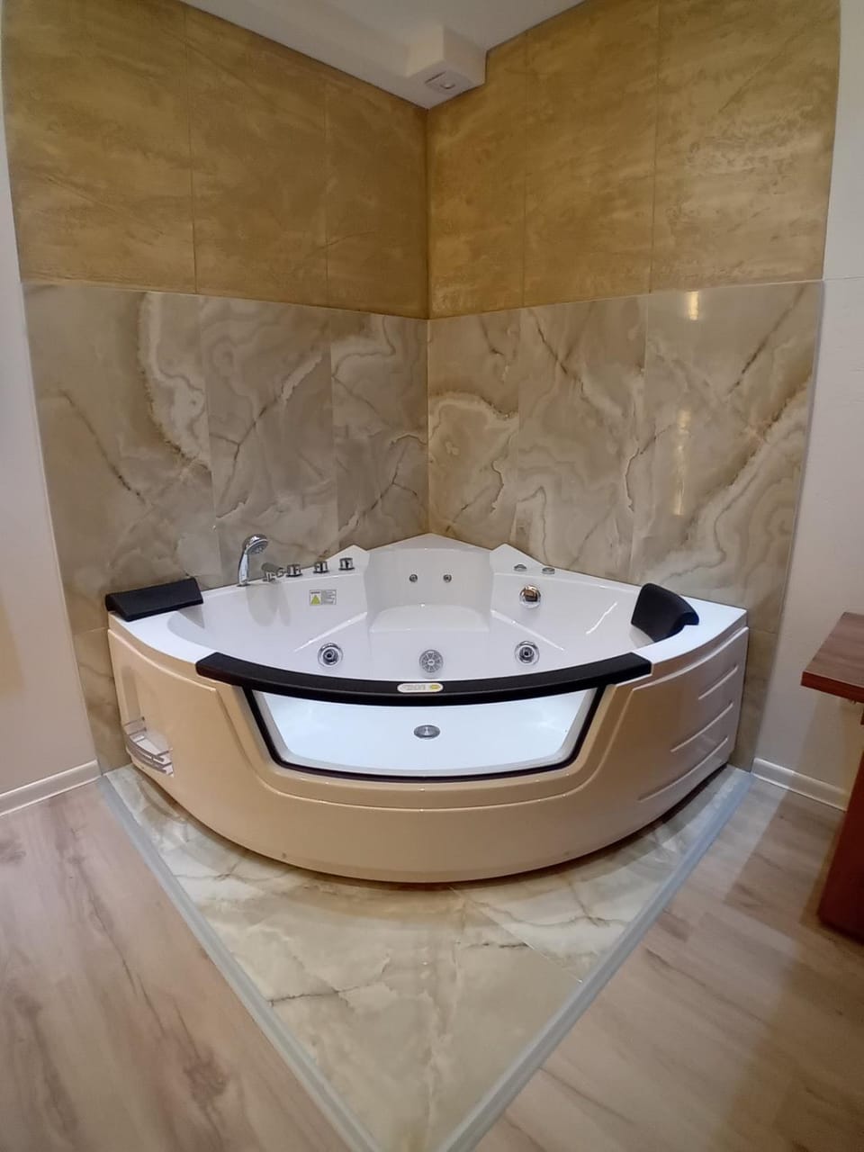 Hot Tub, Bath