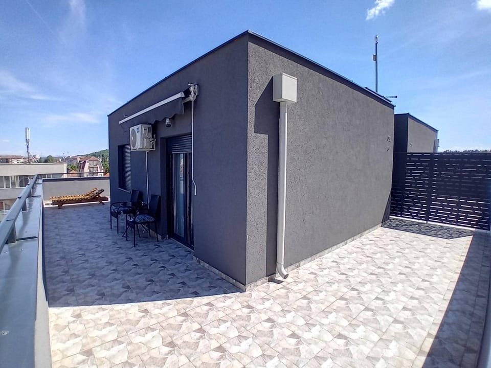 Property building, Day