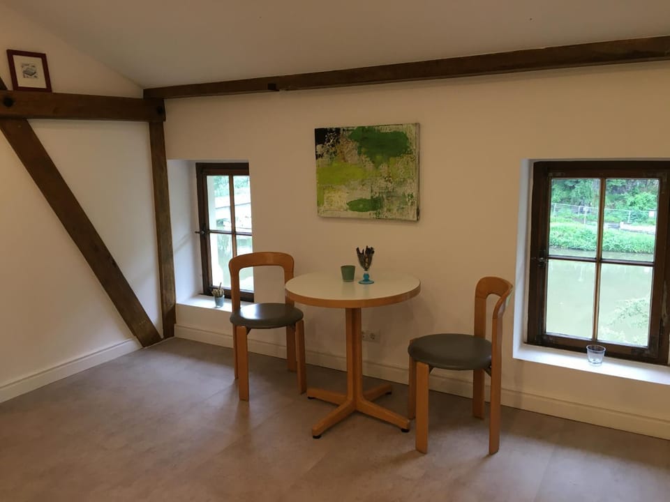 Seating area, Dining area