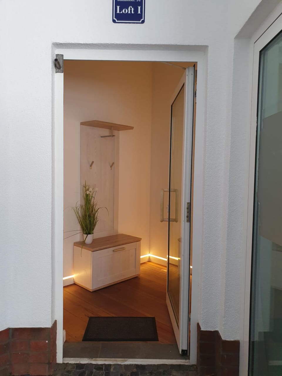 Facade/entrance