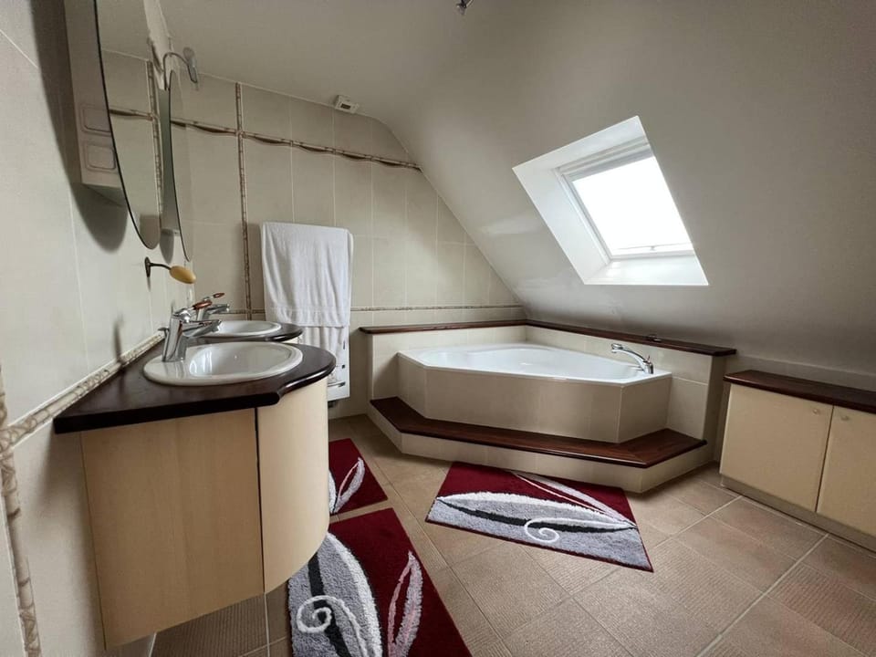 Bathroom, Bath