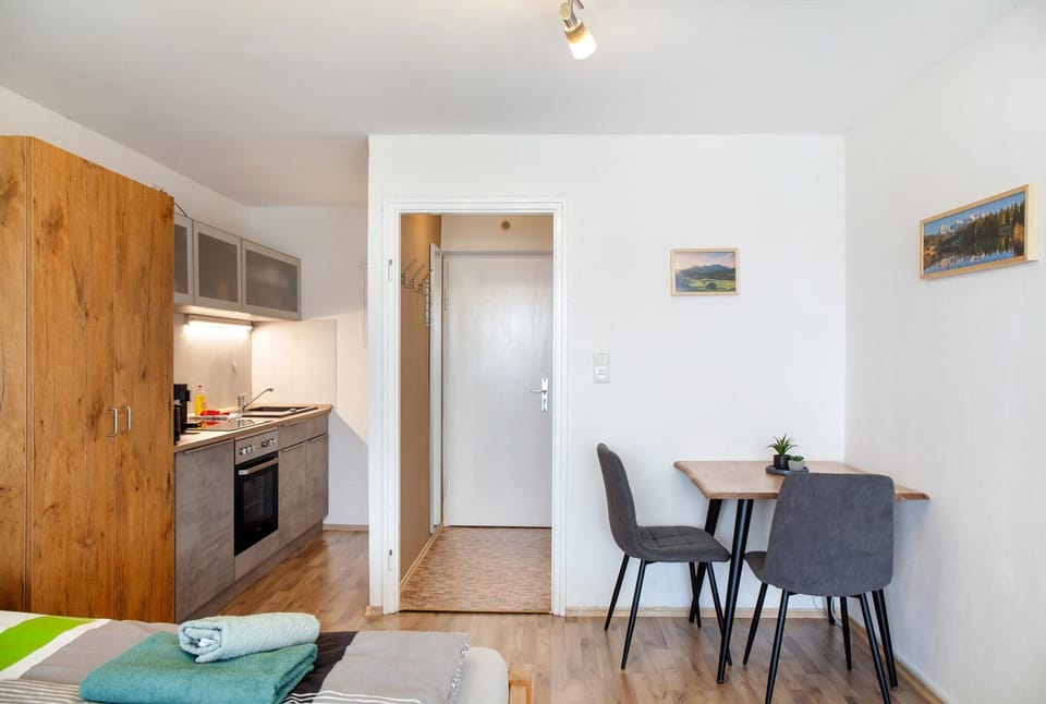 Property building, Kitchen or kitchenette, Living room