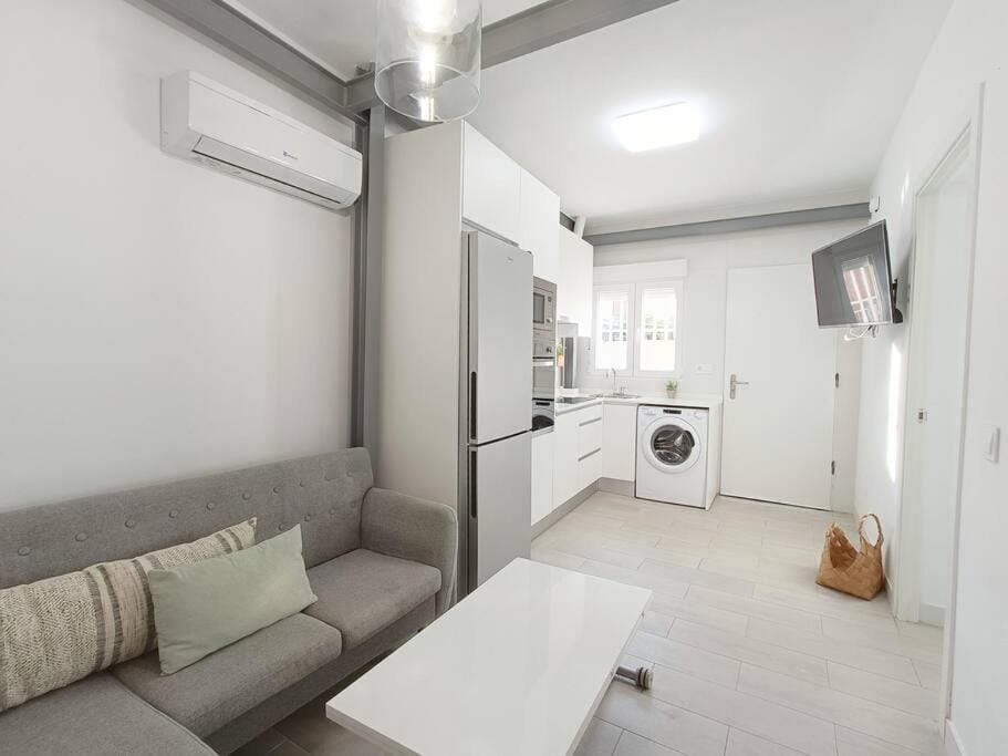 Los Santos 2 Suites, playa a 1 min, 2 Hab, WiFi y Aire acondicionado Apartment in Comarca Metropolitana de Almería
