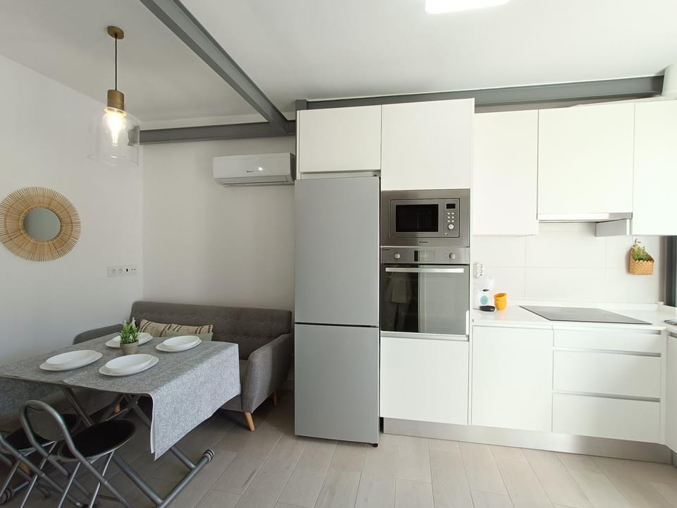 Los Santos 2 Suites, playa a 1 min, 2 Hab, WiFi y Aire acondicionado Apartment in Comarca Metropolitana de Almería
