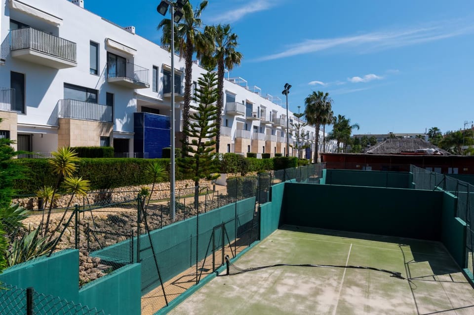 Property building, Day