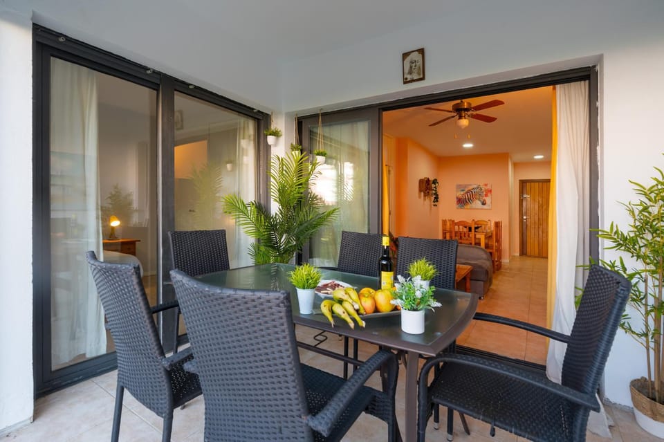 Patio, Dining area