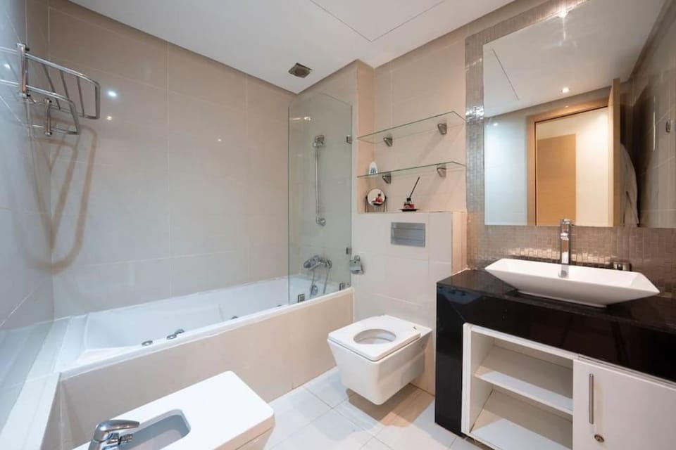 Shower, Toilet, Bathroom, towels