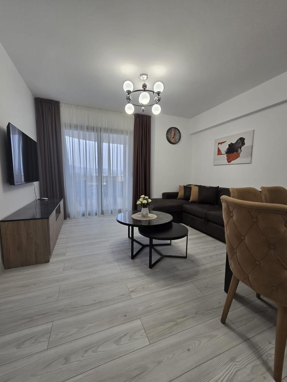 Communal lounge/ TV room, TV and multimedia, Living room, Seating area, Dining area, Evening entertainment