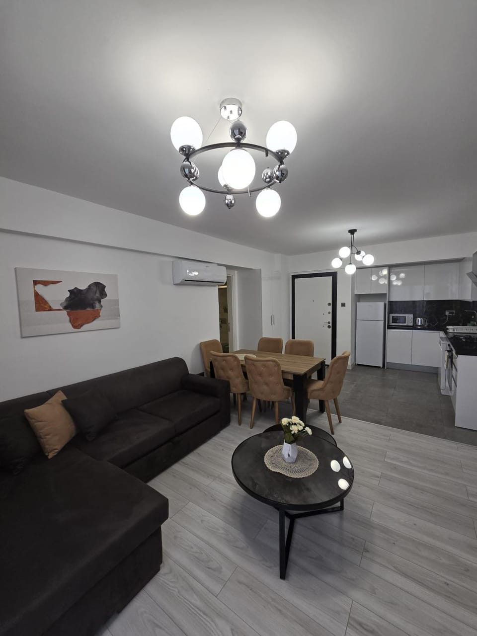 Living room, Seating area, Dining area, minibar, stove