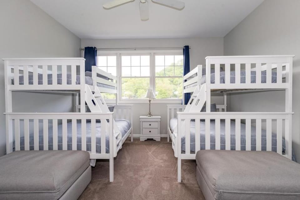 Water Street Retreat - In the heart of Downtown Saugatuck with views of the river! House in Saugatuck