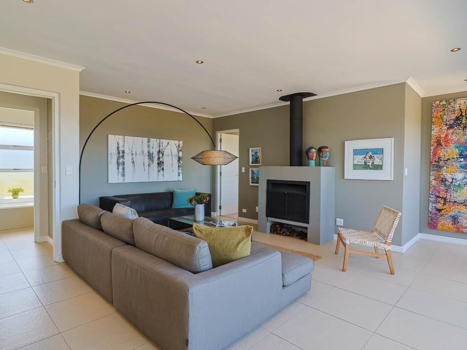 Communal lounge/ TV room, Seating area, flat iron