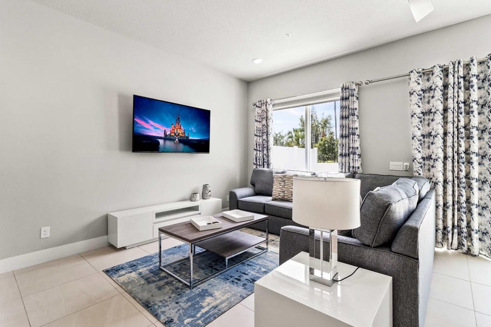Ground-Floor 3BR Apartment near Disney with Reunion Resort Pool Access Apartment in Four Corners