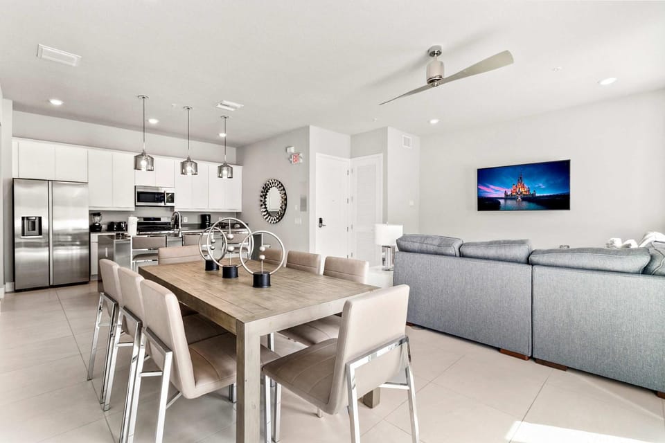 Ground-Floor 3BR Apartment near Disney with Reunion Resort Pool Access Apartment in Four Corners
