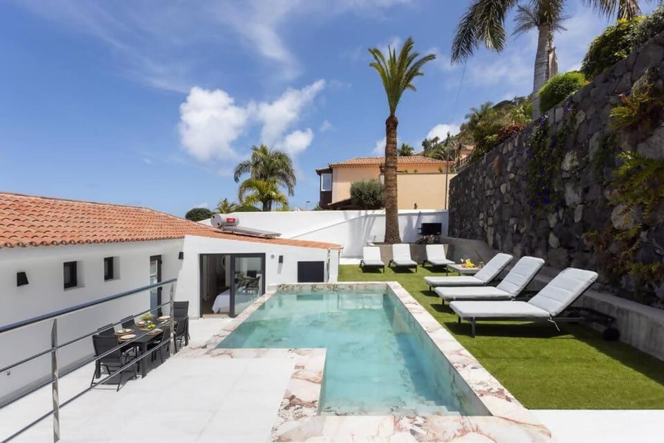 Garden, Swimming pool, sunbed