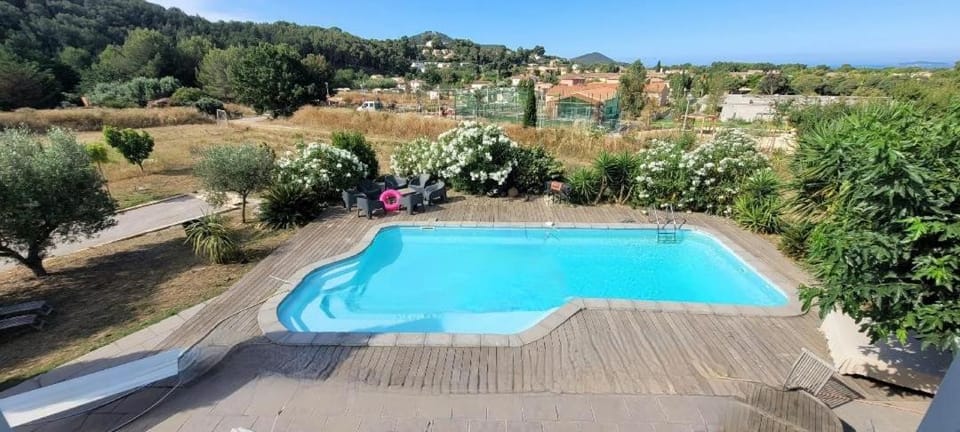 Maison entre vignes et piscine à 5 mn des plages ! Villa in La Cadière-d'Azur