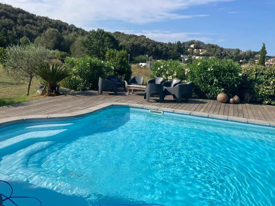 Maison entre vignes et piscine à 5 mn des plages ! Villa in La Cadière-d'Azur