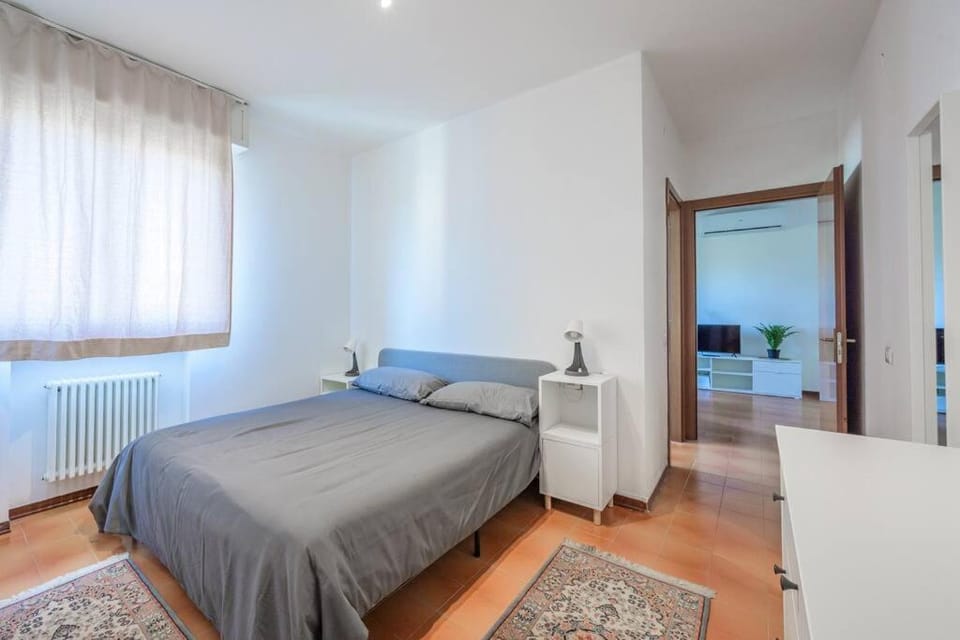 Bed, Photo of the whole room, Bedroom, internet