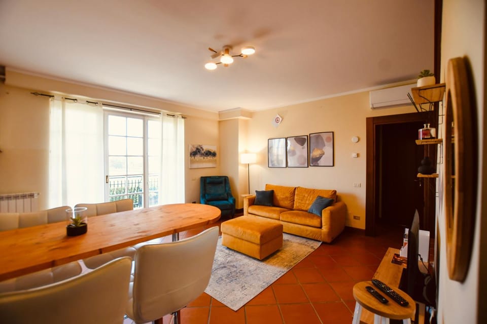 TV and multimedia, Seating area, Drinks, furniture, heating, internet, air conditioner