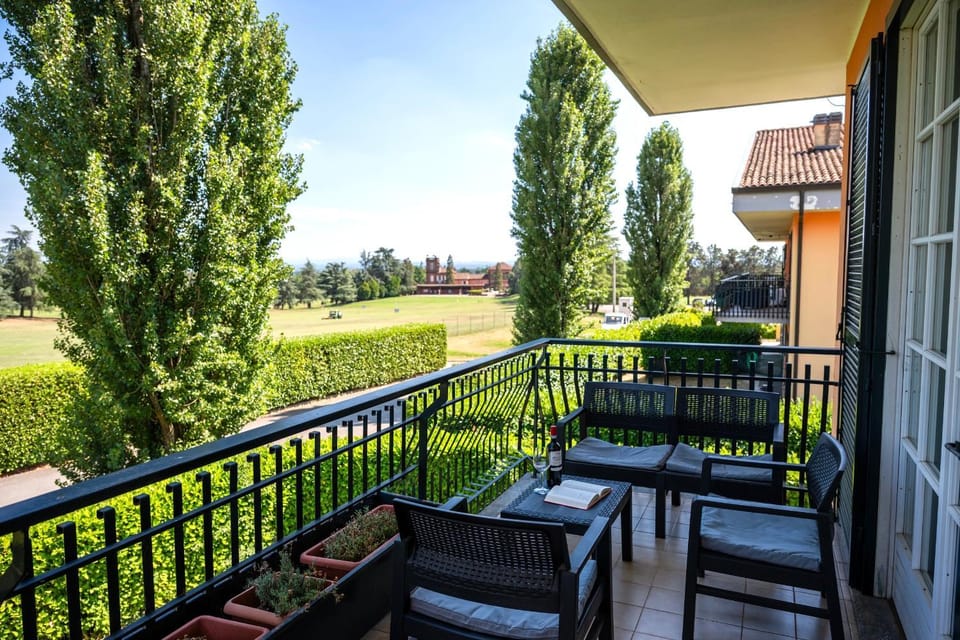 Property building, Bird's eye view, Balcony/Terrace