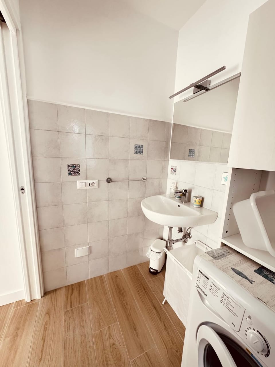 Bathroom, washing machine