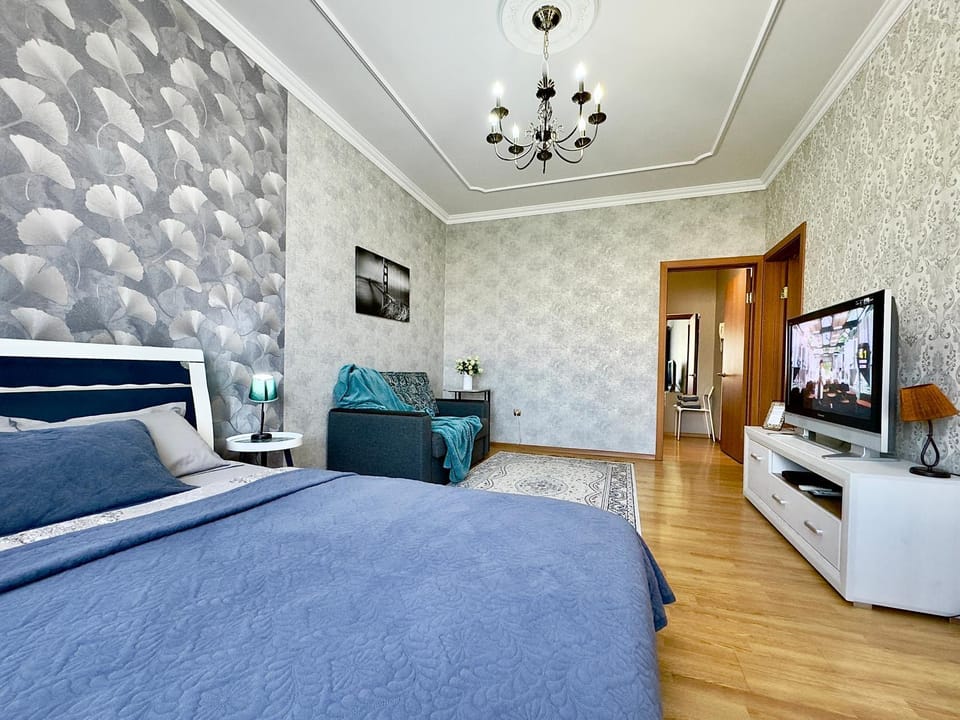 Bed, Seating area