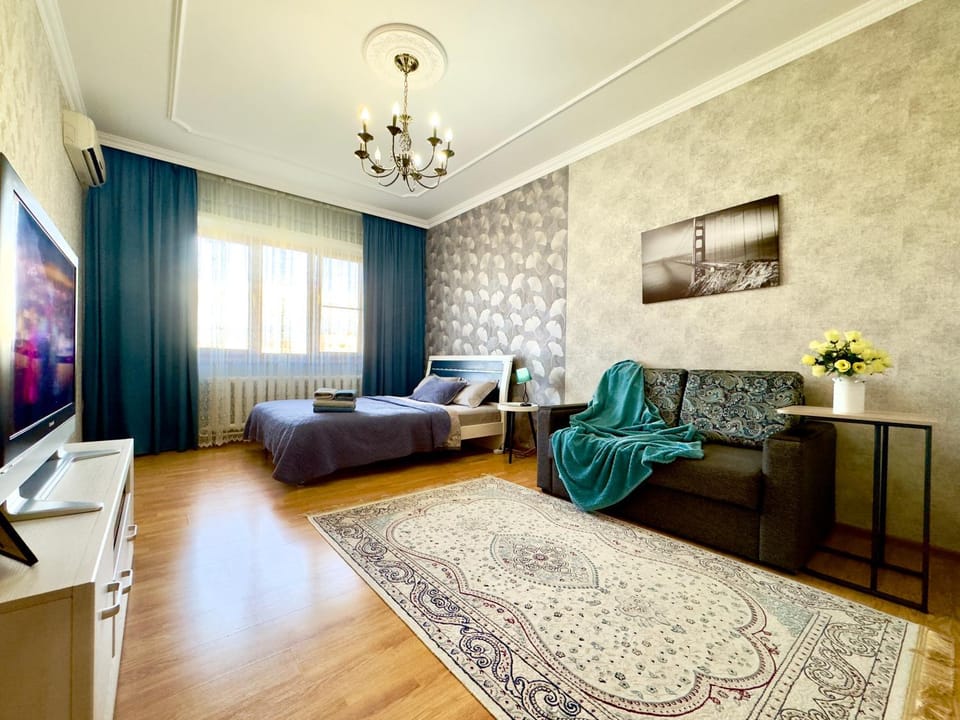 Bed, Seating area
