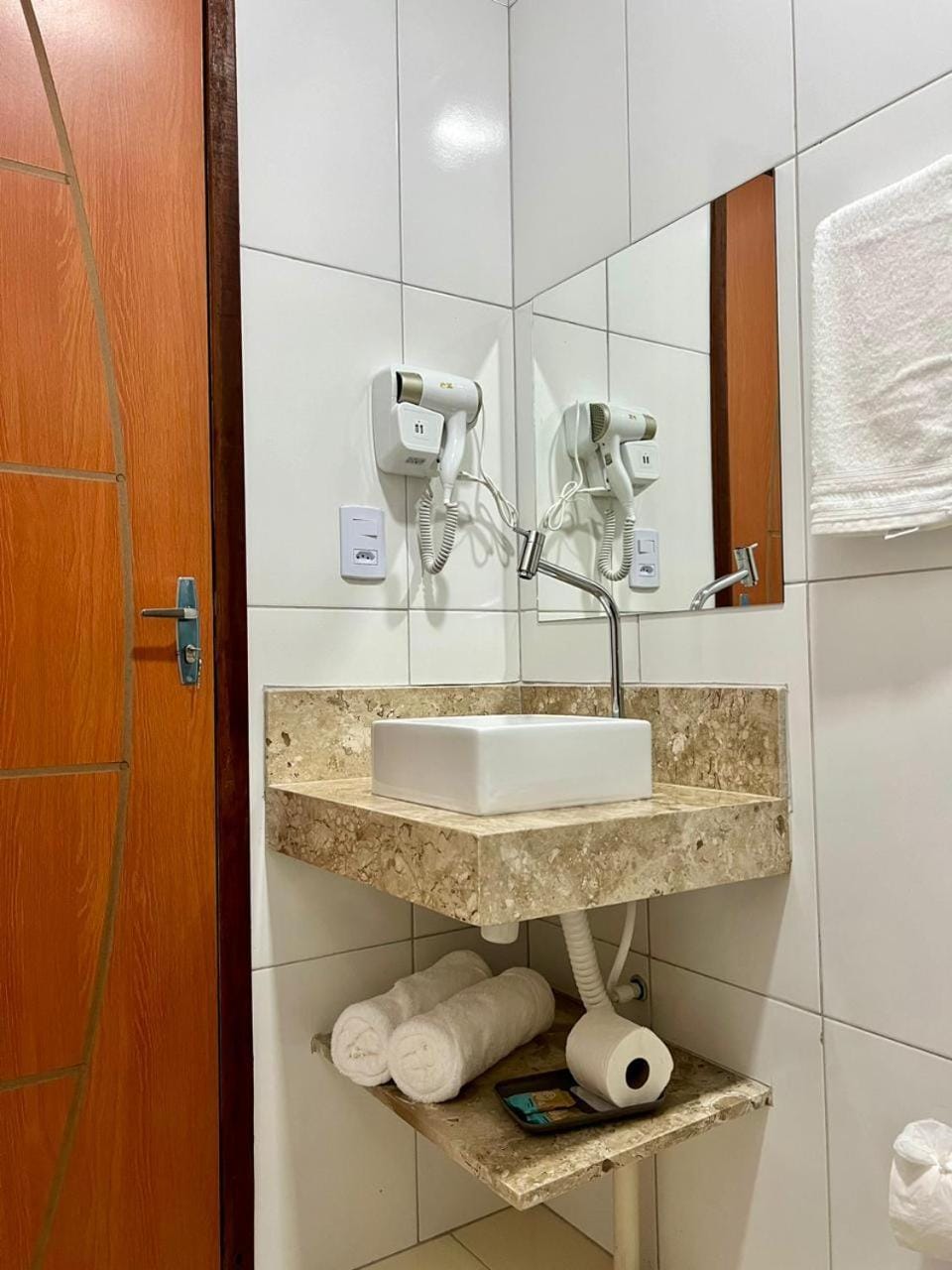 Toilet, Bathroom, heating, towels