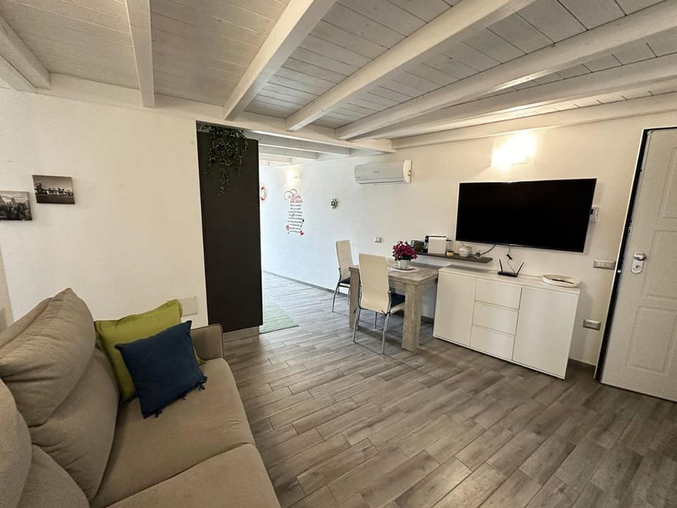Comodo e funzionale appartamento in pieno centro a Sant'Antioco C228 Apartment in Sardinia