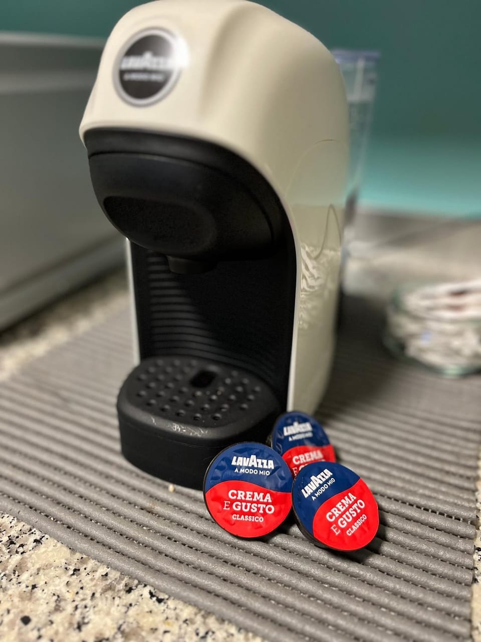 Kitchen or kitchenette, Food and drinks