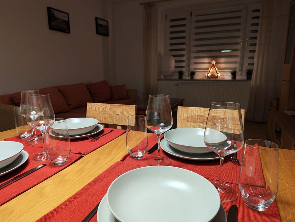 Living room, Seating area, Dining area